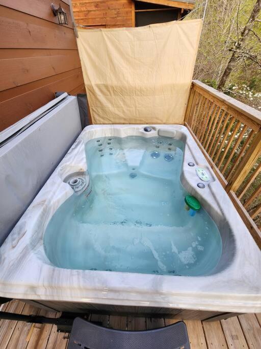 Dancing Bear Cabin- Relax & Enjoy! Sevierville Εξωτερικό φωτογραφία