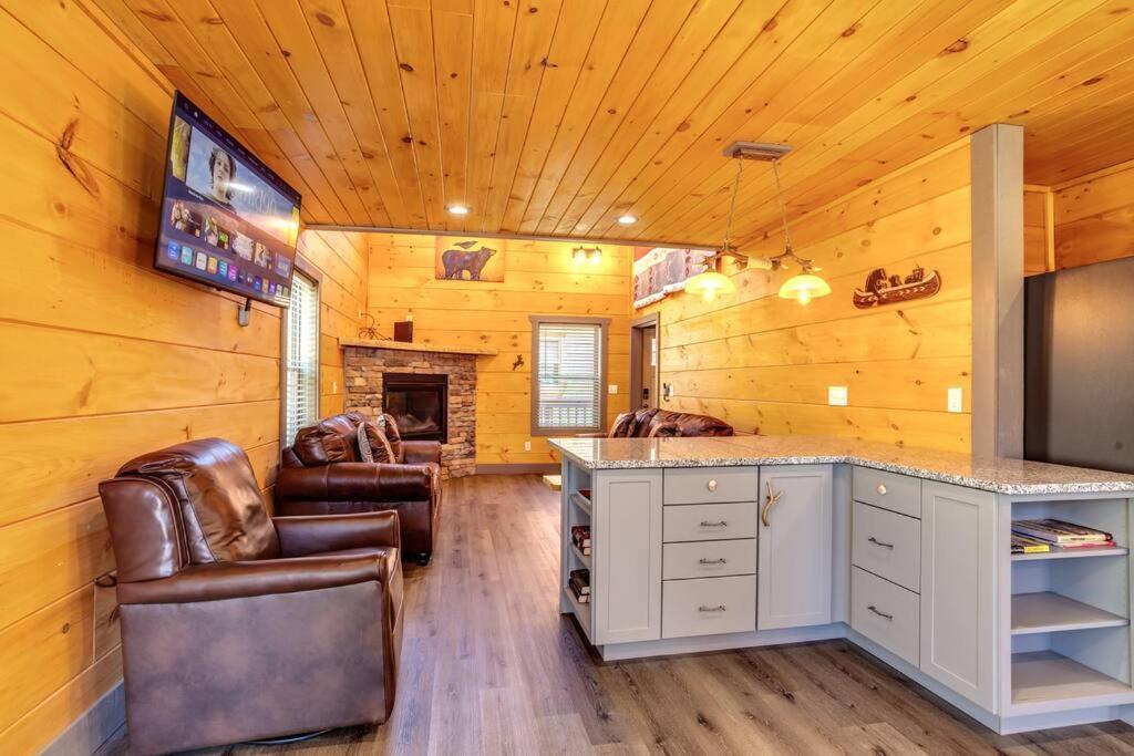 Dancing Bear Cabin- Relax & Enjoy! Sevierville Εξωτερικό φωτογραφία